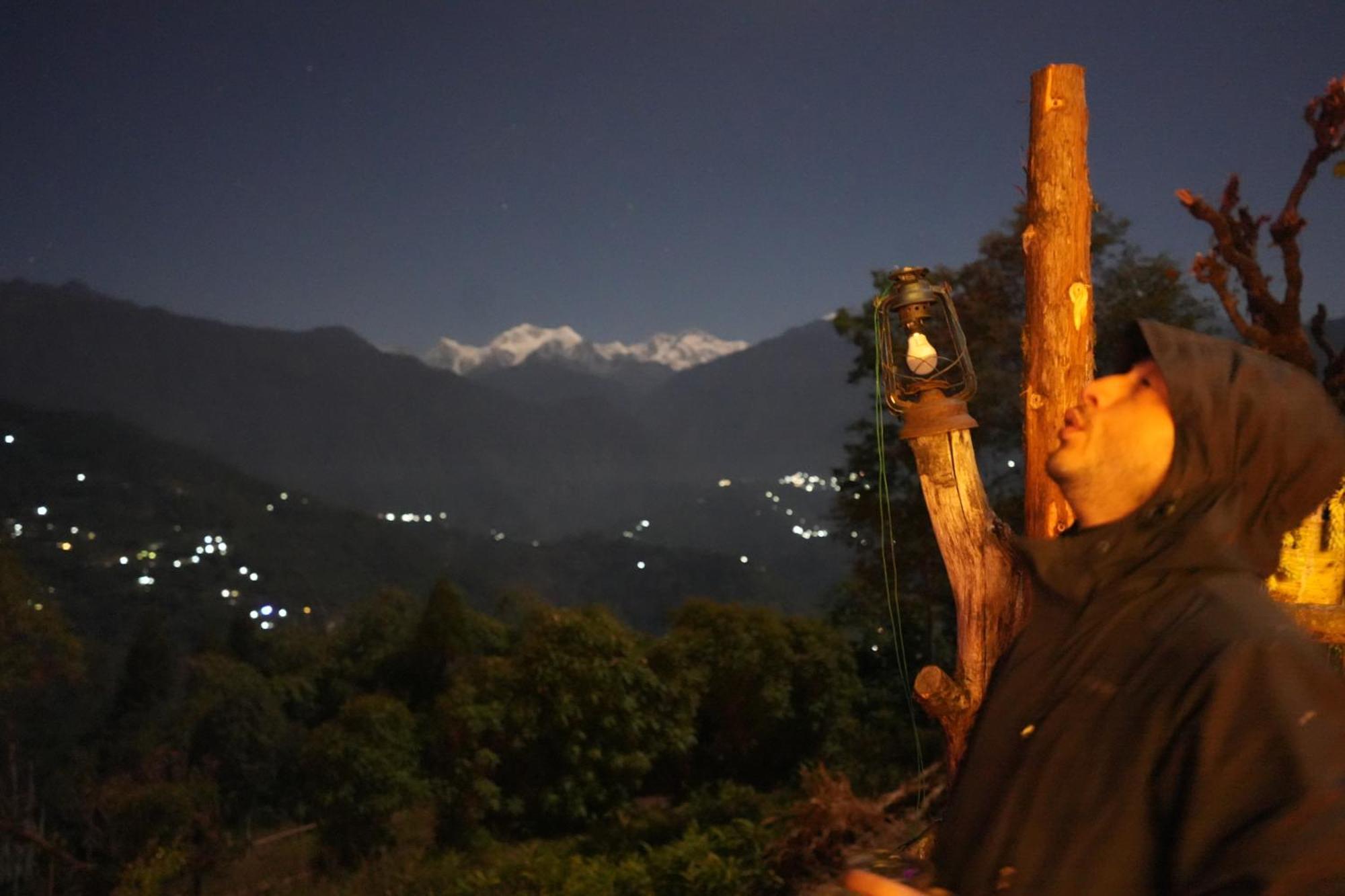 Wake In Himalayas Hostel Pelling Exterior photo
