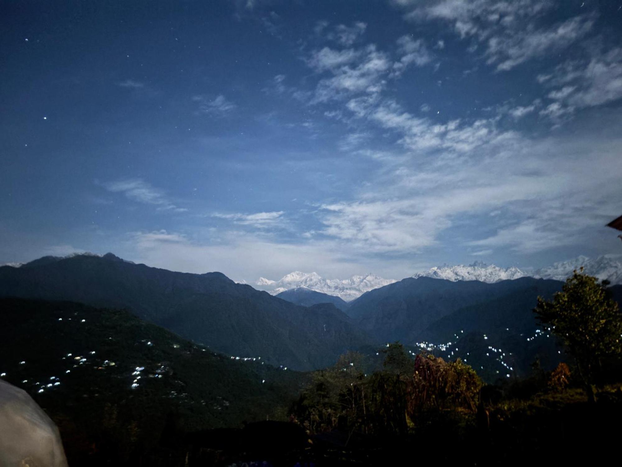 Wake In Himalayas Hostel Pelling Exterior photo